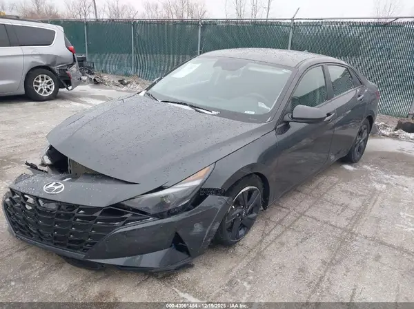 5NPLM4AG4NH072012 2022 HYUNDAI ELANTRA - Image 2