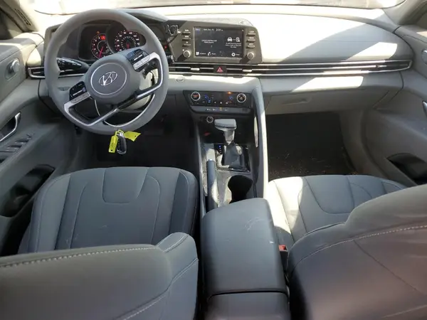5NPLM4AG4NH076660 2022 HYUNDAI ELANTRA - Image 8