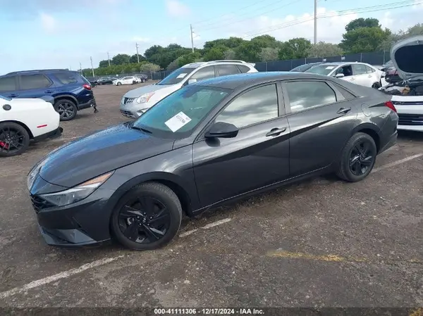 5NPLM4AG4NH076710 2022 HYUNDAI ELANTRA - Image 2