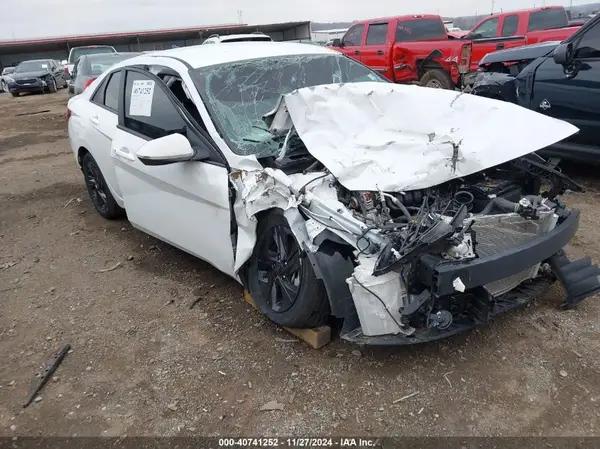 5NPLM4AG4PH088648 2023 HYUNDAI ELANTRA - Image 1