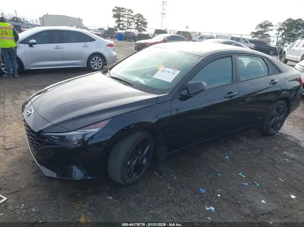 5NPLM4AG4PH092537 2023 HYUNDAI ELANTRA - Image 2