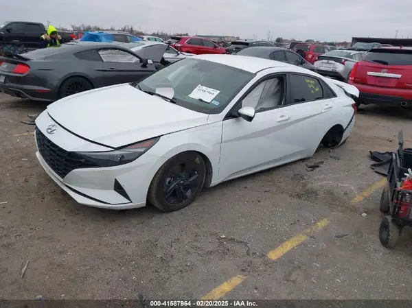 5NPLM4AG4PH105139 2023 HYUNDAI ELANTRA - Image 2