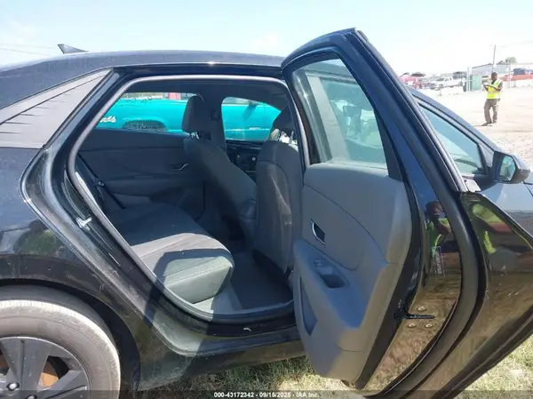 5NPLM4AG4PH118702 2023 HYUNDAI ELANTRA - Image 8