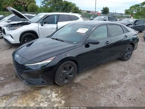 5NPLM4AG5MH002095 2021 HYUNDAI ELANTRA - Image 2
