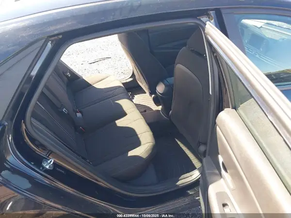 5NPLM4AG5NH058295 2022 HYUNDAI ELANTRA - Image 8