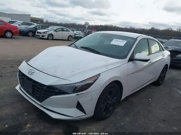 5NPLM4AG5NH065974 2022 HYUNDAI ELANTRA - Image 2