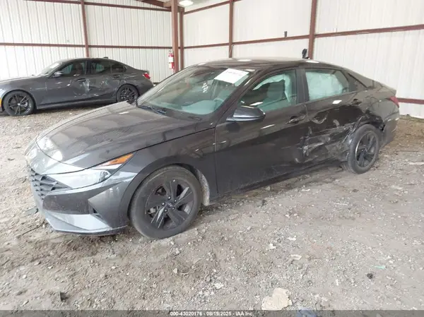 5NPLM4AG5NH066011 2022 HYUNDAI ELANTRA - Image 2