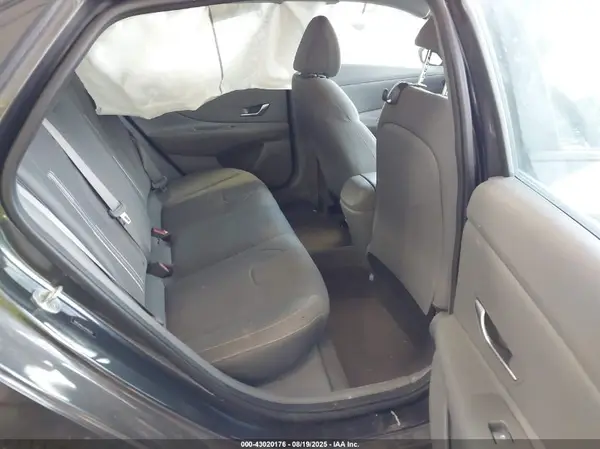 5NPLM4AG5NH066011 2022 HYUNDAI ELANTRA - Image 8