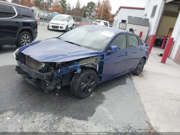 5NPLM4AG5NH066574 2022 HYUNDAI ELANTRA - Image 2