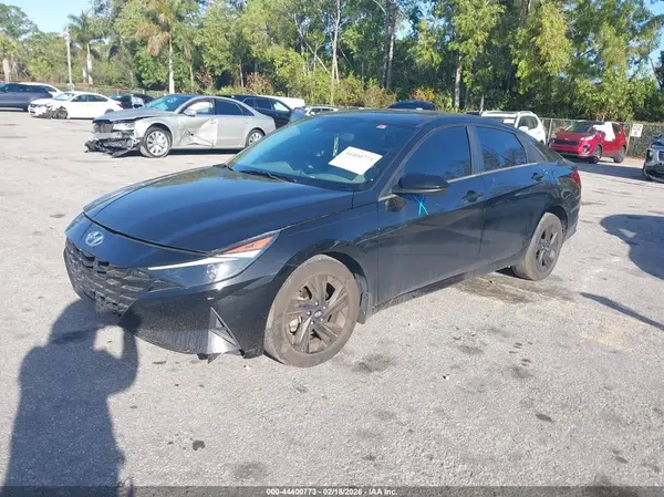 5NPLM4AG5NH079082 2022 HYUNDAI ELANTRA - Image 2