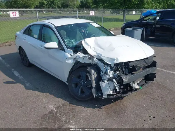 5NPLM4AG5NH081026 2022 HYUNDAI ELANTRA - Image 1