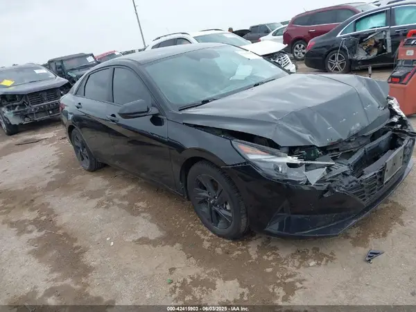 5NPLM4AG5PH101133 2023 HYUNDAI ELANTRA - Image 1