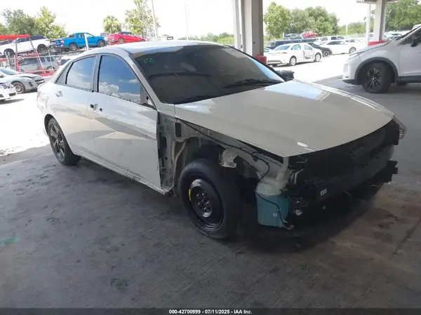 5NPLM4AG5PH102668 2023 HYUNDAI ELANTRA - Image 1