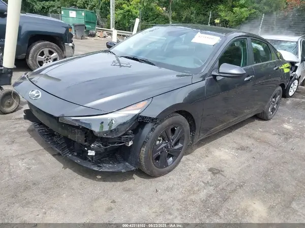 5NPLM4AG5PH104517 2023 HYUNDAI ELANTRA - Image 2