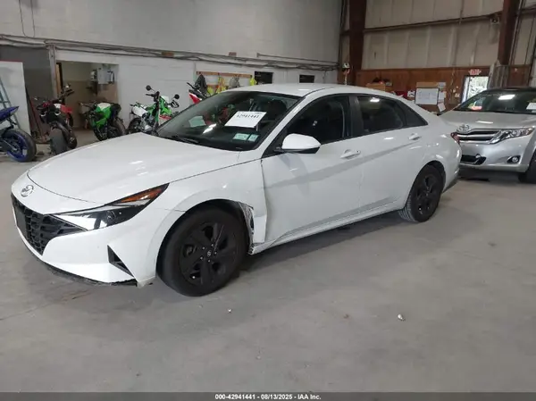 5NPLM4AG6MH028933 2021 HYUNDAI ELANTRA - Image 2