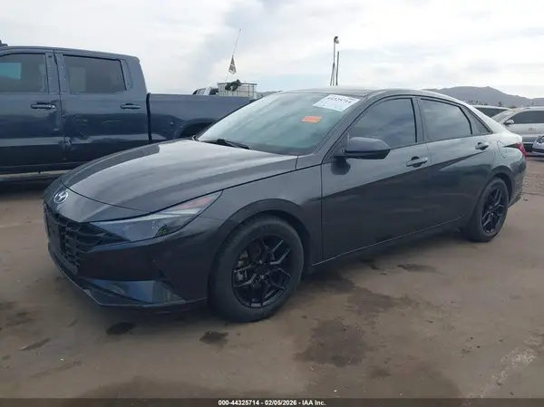 5NPLM4AG6MH043920 2021 HYUNDAI ELANTRA - Image 2