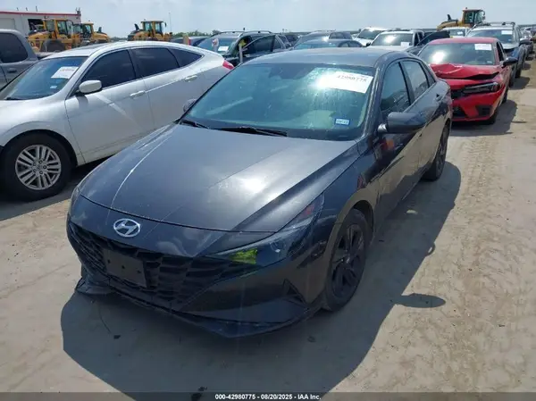 5NPLM4AG6MH045070 2021 HYUNDAI ELANTRA - Image 2