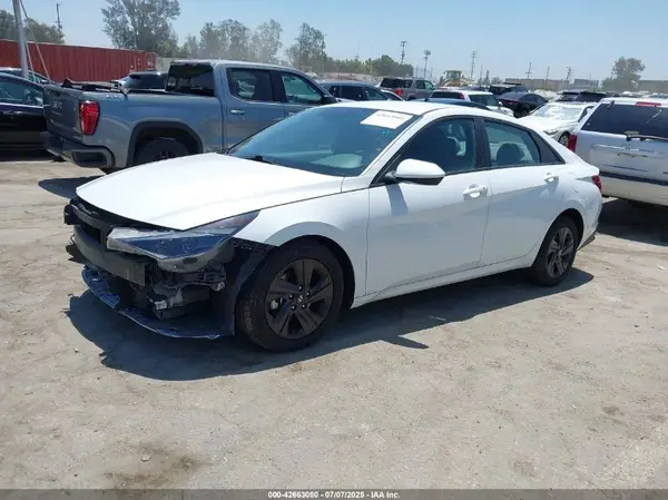 5NPLM4AG6MH045795 2021 HYUNDAI ELANTRA - Image 2