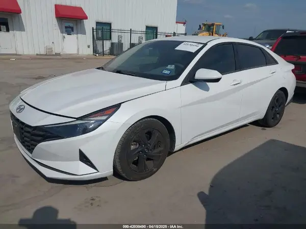 5NPLM4AG6MH052410 2021 HYUNDAI ELANTRA - Image 2