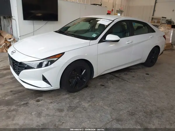 5NPLM4AG6NH063862 2022 HYUNDAI ELANTRA - Image 2