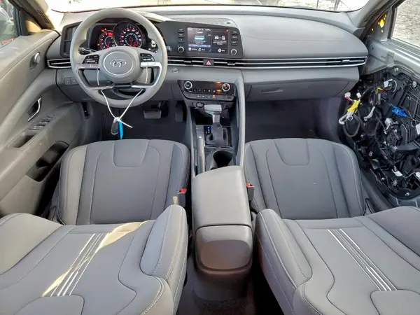 5NPLM4AG6NH070505 2022 HYUNDAI ELANTRA - Image 8