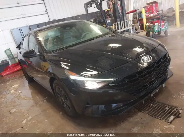 5NPLM4AG6NH070584 2022 HYUNDAI ELANTRA - Image 1