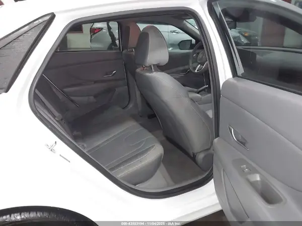 5NPLM4AG6NH070620 2022 HYUNDAI ELANTRA - Image 8