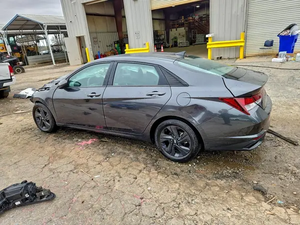 5NPLM4AG6NH070861 2022 HYUNDAI ELANTRA - Image 2