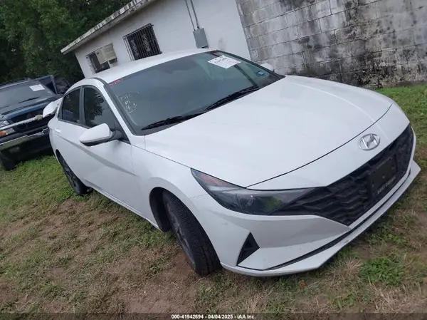 5NPLM4AG6NH072836 2022 HYUNDAI ELANTRA - Image 1