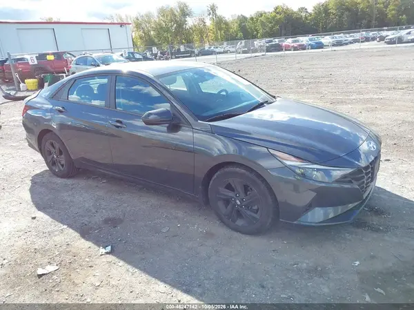 5NPLM4AG6NH075574 2022 HYUNDAI ELANTRA - Image 1