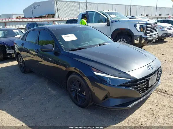 5NPLM4AG6NH082041 2022 HYUNDAI ELANTRA - Image 1