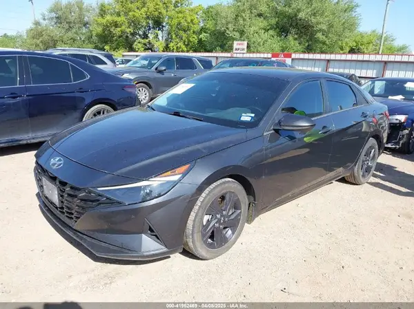 5NPLM4AG6NH082041 2022 HYUNDAI ELANTRA - Image 2