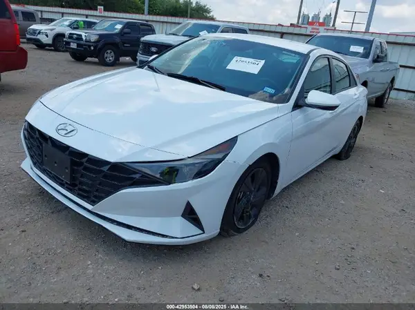 5NPLM4AG6NH085361 2022 HYUNDAI ELANTRA - Image 2