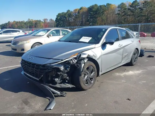 5NPLM4AG6PH093169 2023 HYUNDAI ELANTRA - Image 2