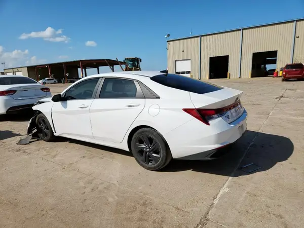 5NPLM4AG6PH110486 2023 HYUNDAI ELANTRA - Image 2
