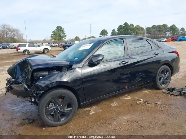 5NPLM4AG7NH053308 2022 HYUNDAI ELANTRA - Image 2