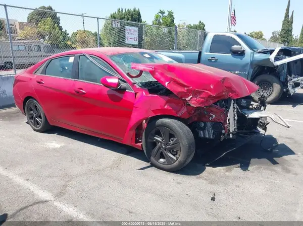 5NPLM4AG7NH056824 2022 HYUNDAI ELANTRA - Image 1