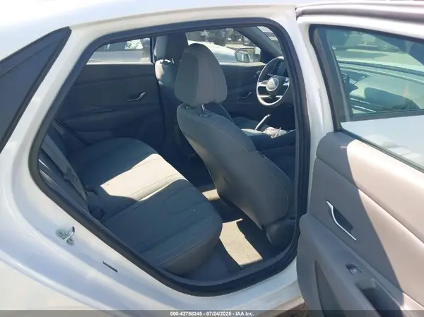 5NPLM4AG7NH058587 2022 HYUNDAI ELANTRA - Image 8