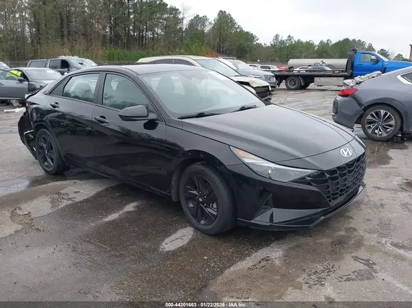 5NPLM4AG7NH061053 2022 HYUNDAI ELANTRA - Image 1