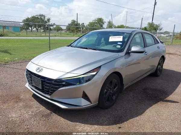 5NPLM4AG7NH061179 2022 HYUNDAI ELANTRA - Image 2