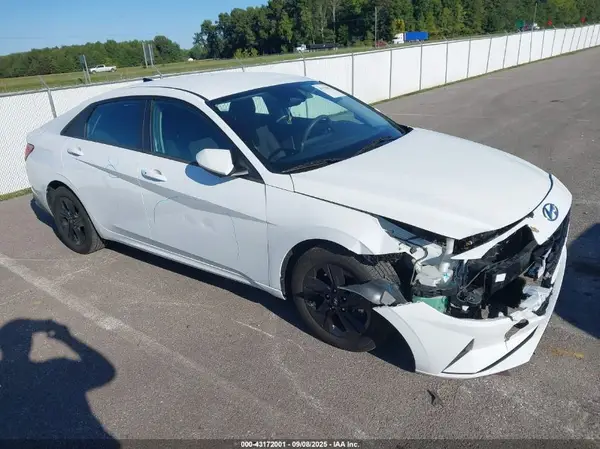5NPLM4AG7NH063434 2022 HYUNDAI ELANTRA - Image 1