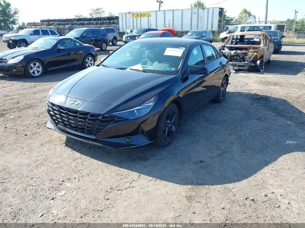 5NPLM4AG7NH063904 2022 HYUNDAI ELANTRA - Image 2