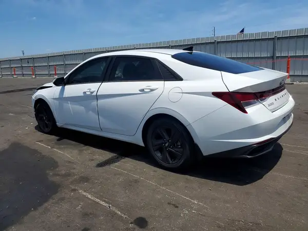 5NPLM4AG7NH067015 2022 HYUNDAI ELANTRA - Image 2