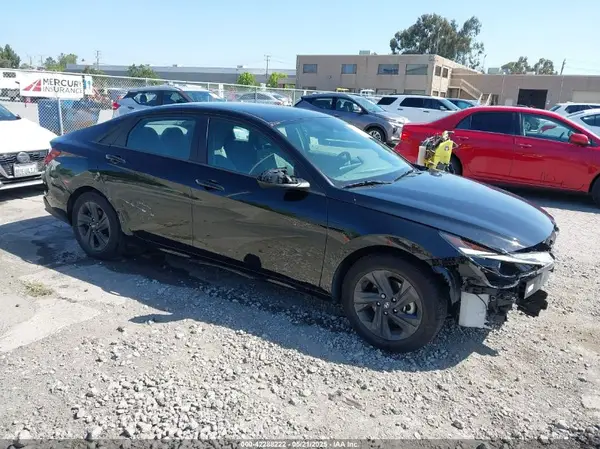 5NPLM4AG7NH068312 2022 HYUNDAI ELANTRA - Image 1