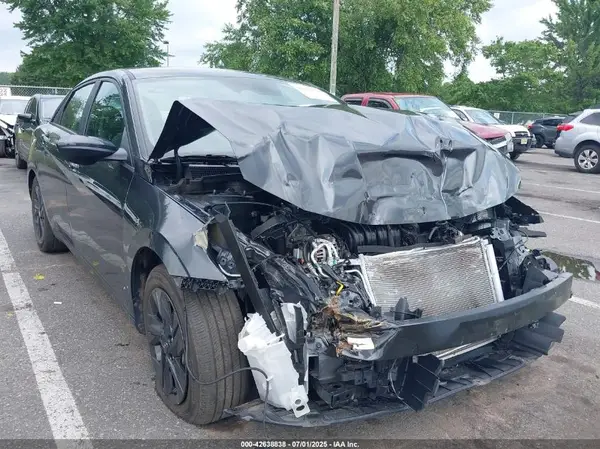 5NPLM4AG7NH074451 2022 HYUNDAI ELANTRA - Image 1