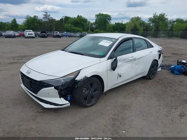 5NPLM4AG7NH085949 2022 HYUNDAI ELANTRA - Image 2