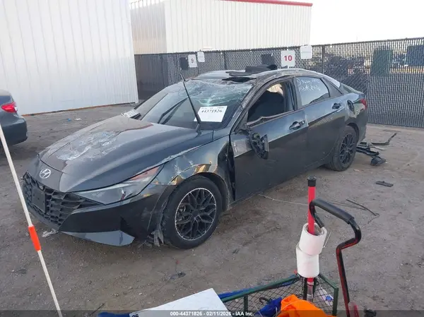 5NPLM4AG7PH107953 2023 HYUNDAI ELANTRA - Image 2