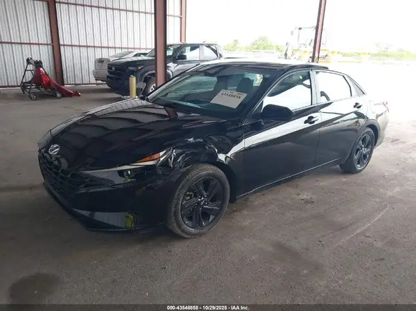 5NPLM4AG7PH119083 2023 HYUNDAI ELANTRA - Image 2