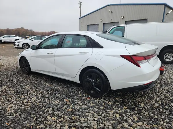 5NPLM4AG8MH010868 2021 HYUNDAI ELANTRA - Image 2