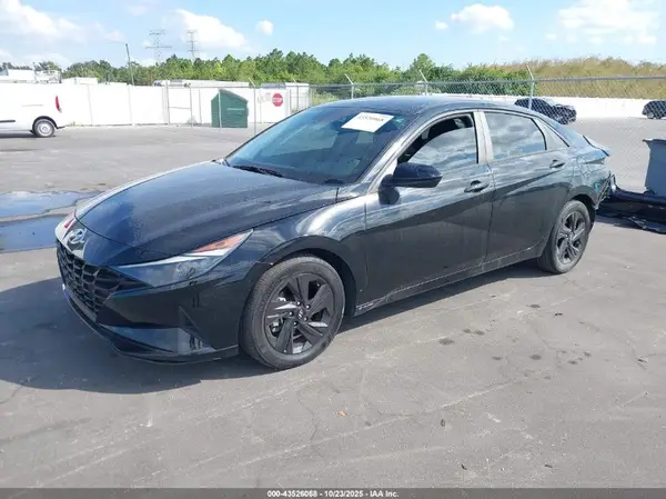 5NPLM4AG8MH018582 2021 HYUNDAI ELANTRA - Image 2